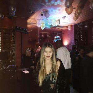 Meet your Posher, Sharon